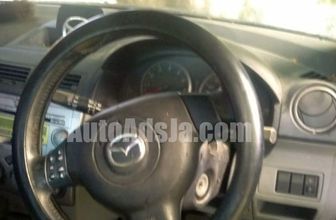 2004 Mazda demio 6VYHG82P