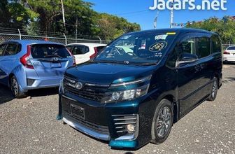 Toyota Voxy 2,0L 2017 78e972a2fd3c63964b59aaae0be0bf06