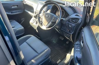 Toyota Voxy 2,0L 2017 bacbd82b502ba820937fb25d61e2ca5e