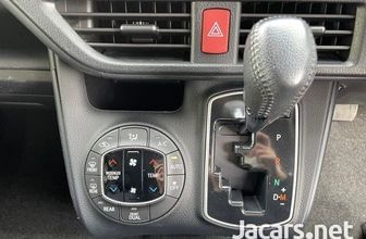 Toyota Noah 2,0L 2016 c1cc01985d7bae32bdef6e14c90590a2